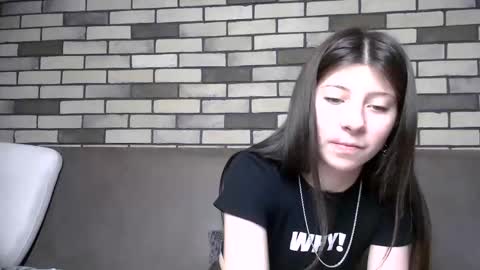Snapshot of girl_cute007 chatting on 27, 5, 2026 girl_cute007 online show from 27, 5, 2026