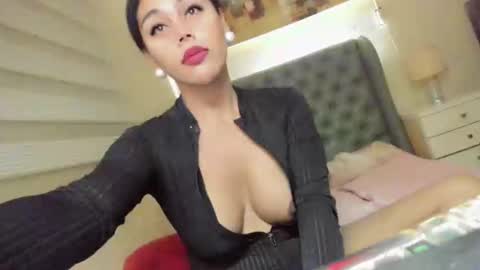 urGIRL online show from 29, 12, 2024