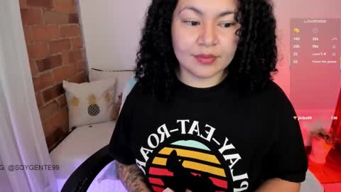 girl_inline online show from 5, 3, 2025