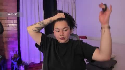 girl_inline online show from 18, 11, 2025