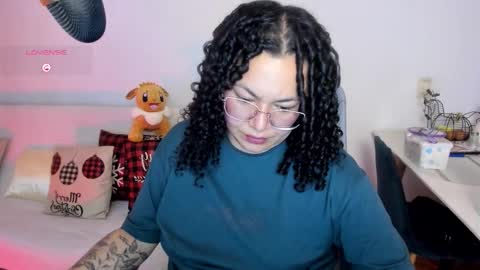 girl_inline online show from 4, 12, 2025