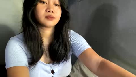 Snapshot of girl_kylax chatting on 28, 10, 2025 ilove play tab and dirty online show from 28, 10, 2025