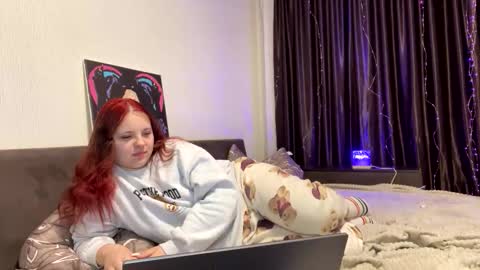 Snapshot of girl_shy07 chatting on 22, 4, 2026 girl_shy07 online show from 22, 4, 2026