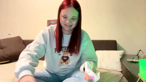 Snapshot of girl_shy07 chatting on 26, 4, 2026 girl_shy07 online show from 26, 4, 2026