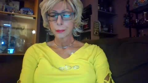 Snapshot of girlinrock chatting on 19, 6, 2026 Girlinrock online show from 19, 6, 2026