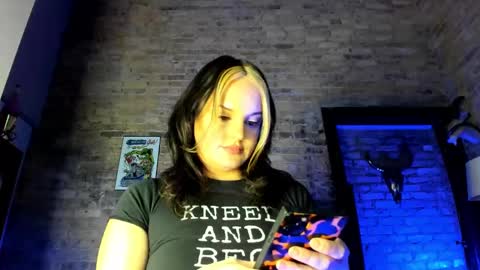 Snapshot of girlnamedcheese chatting on 21, 1, 2025 Cheese online show from 21, 1, 2025