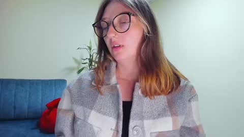 Snapshot of girlsativa chatting on 9, 1, 2025 Maze Thumbs up online show from 9, 1, 2025
