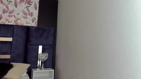     online show from 1, 10, 2025