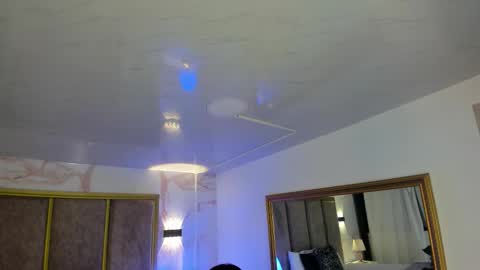     online show from 17, 10, 2025