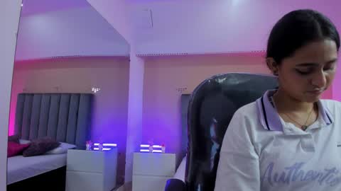 GISELLE ROLDAN online show from 19, 2, 2026