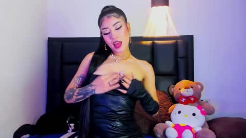Snapshot of giselleblare chatting on 22, 10, 2025 giselleblare online show from 22, 10, 2025