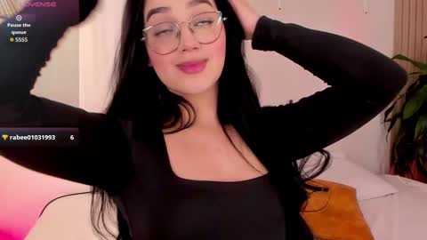 Snapshot of gisselle_palmer chatting on 17, 9, 2025 online show from 17, 9, 2025
