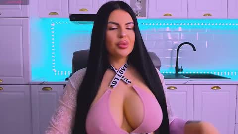 Giulia online show from 23, 2, 2026