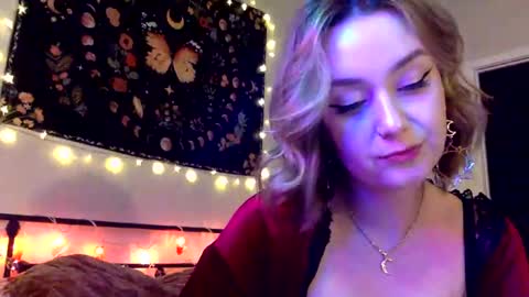 Snapshot of givemesweetdreams chatting on 19, 2, 2025 givemesweetdreams online show from 19, 2, 2025