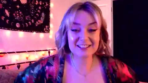 Snapshot of givemesweetdreams chatting on 26, 10, 2025 givemesweetdreams online show from 26, 10, 2025
