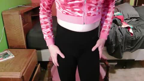 Snapshot of glamtransgoddess15 chatting on 22, 10, 2025 glam trans goddess online show from 22, 10, 2025