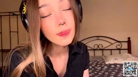 Snapshot of glennbloebaum chatting on 23, 11, 2025 Catalina online show from 23, 11, 2025