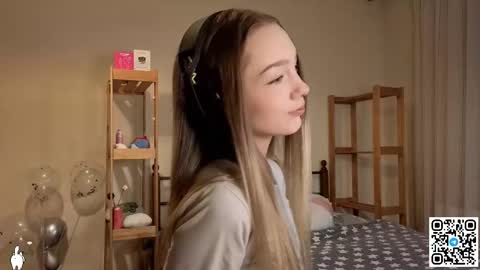 Snapshot of glennbloebaum chatting on 14, 12, 2025 Catalina online show from 14, 12, 2025