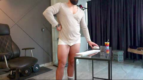 Snapshot of glennmasters chatting on 19, 1, 2025 Matthew .. for short call me Matt online show from 19, 1, 2025