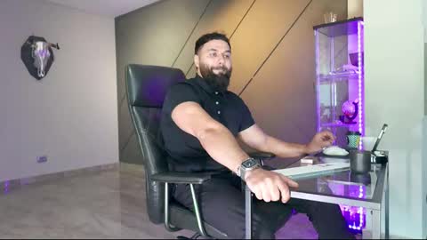 Snapshot of glennmasters chatting on 8, 3, 2025 Matthew .. for short call me Matt online show from 8, 3, 2025