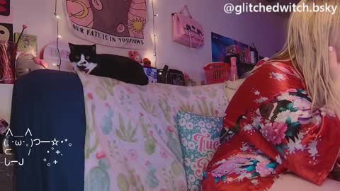 Glitch online show from 19, 1, 2025