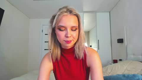 Snapshot of glitchy_doll chatting on 7, 7, 2026 Sara online show from 7, 7, 2026
