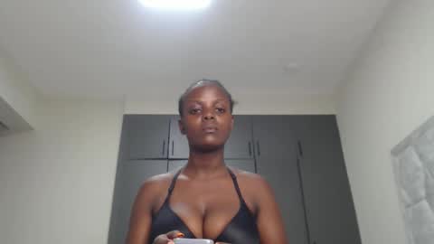 Snapshot of gloden_melanin chatting on 14, 1, 2026 gloden online show from 14, 1, 2026
