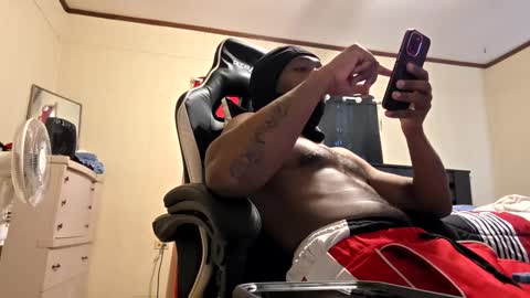 Snapshot of glomightyj chatting on 11, 5, 2026 glomightyj online show from 11, 5, 2026