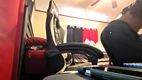 Snapshot of glomightyj chatting on 10, 6, 2026 glomightyj online show from 10, 6, 2026