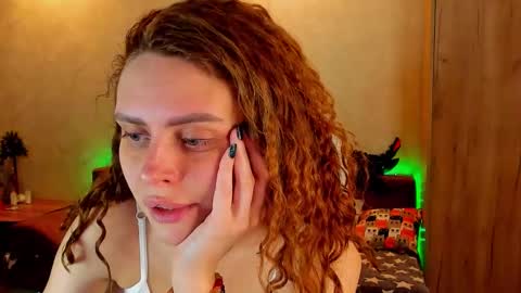 Snapshot of gloria_wood chatting on 18, 12, 2024 Gloria Wood online show from 18, 12, 2024