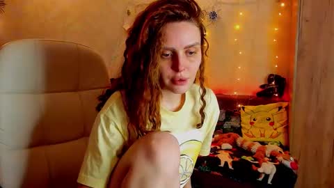 Snapshot of gloria_wood chatting on 5, 1, 2025 Gloria Wood online show from 5, 1, 2025
