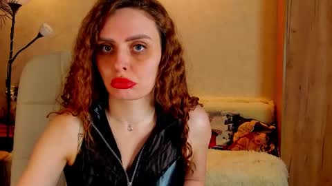 Snapshot of gloria_wood chatting on 1, 3, 2025 Gloria Wood online show from 1, 3, 2025