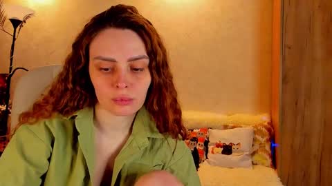 Snapshot of gloria_wood chatting on 5, 3, 2025 Gloria Wood online show from 5, 3, 2025