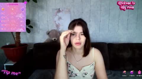 Snapshot of glossy_girl_1 chatting on 20, 10, 2025 Roxy online show from 20, 10, 2025