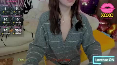 Snapshot of glowmimi chatting on 29, 5, 2026 Mia online show from 29, 5, 2026