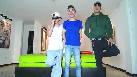 THOMAS AND DAMIAND online show from 25, 11, 2025