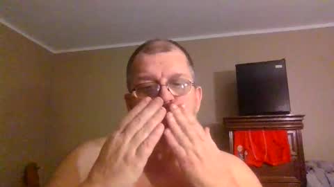 Snapshot of gobey33 chatting on 28, 4, 2026 IDKIDCIDGAF online show from 28, 4, 2026