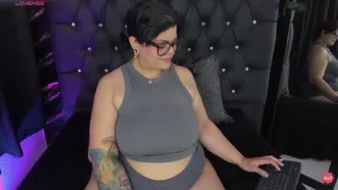 Snapshot of goddess_arethaozz chatting on 28, 6, 2026 Aretha online show from 28, 6, 2026
