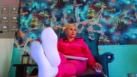 Mrs. Isabella online show from 17, 10, 2025