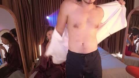   330 UTC2 girls   online show from 27, 11, 2025