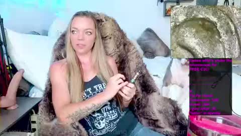 Snapshot of goddess_of_mars chatting on 4, 8, 2026 Patricia Mars Goddess of Mars twitter thegoddessmindy online show from 4, 8, 2026