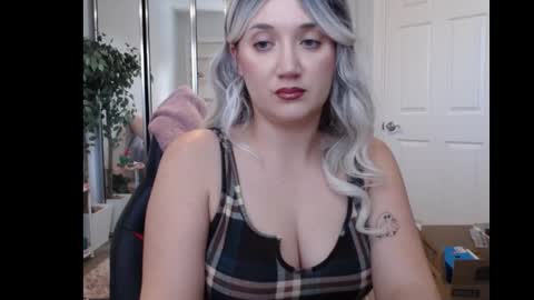 Snapshot of goddessemmy chatting on 5, 11, 2025 Goddess Emmy online show from 5, 11, 2025