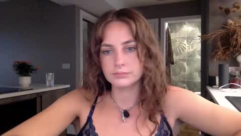 Snapshot of goddessmiamuse chatting on 5, 2, 2026 goddessmiamuse online show from 5, 2, 2026