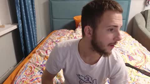 Snapshot of golden_boyyy21 chatting on 26, 10, 2025 Golden boyyy21 online show from 26, 10, 2025