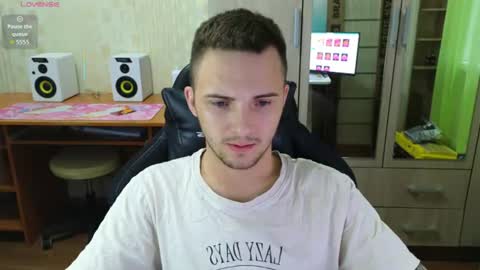 Golden boyyy21 online show from 16, 7, 2026