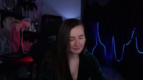 Snapshot of golden_dragones chatting on 19, 6, 2026 Gloria online show from 19, 6, 2026