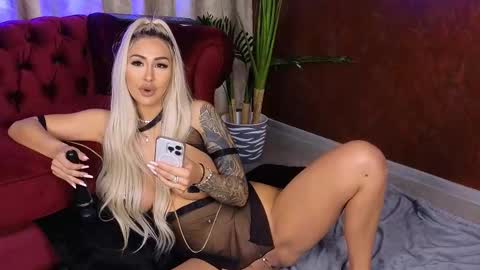 GoldenAmberX online show from 11, 2, 2025