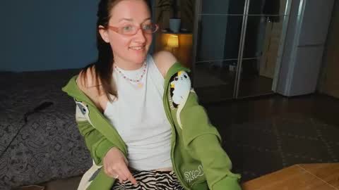 Snapshot of goldencrystaal chatting on 2, 6, 2026 GoldenCrystal online show from 2, 6, 2026