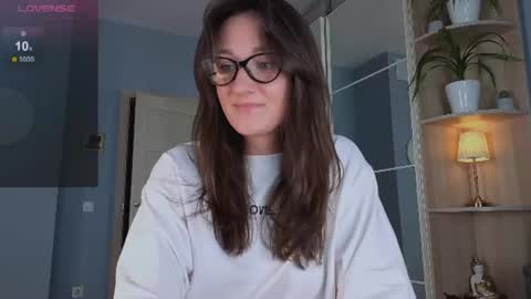Snapshot of goldencrystaal chatting on 5, 7, 2026 GoldenCrystal online show from 5, 7, 2026