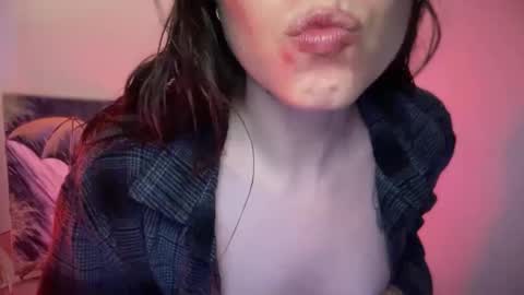 Goldengirlcartier online show from 14, 1, 2025